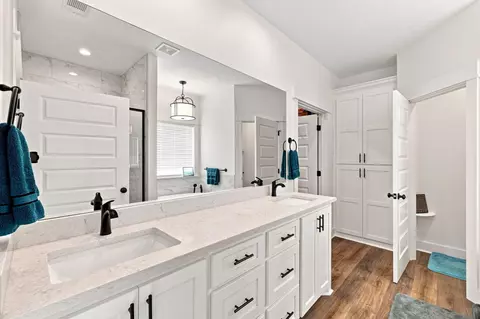 Bath - 134 N Slade, Sumrall, MS 39482 photo 2 of 3