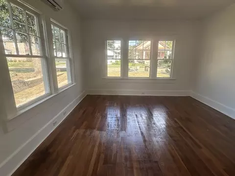 Living - 836 N 8th Ave, Laurel, MS 39440 photo 2 of 3