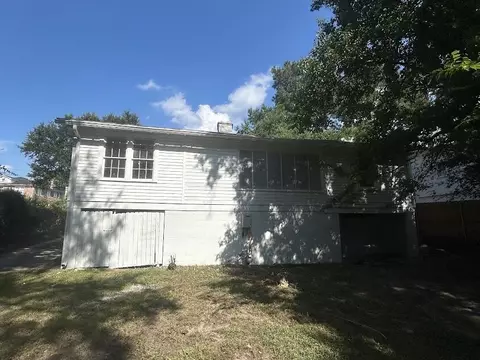 Exterior - 836 N 8th Ave, Laurel, MS 39440 photo 3 of 3