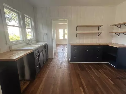 Kitchen - 836 N 8th Ave, Laurel, MS 39440 photo 1 of 1