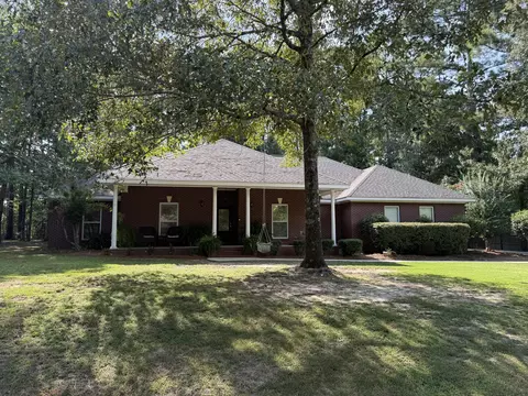 214 Serene Hill Dr, Hattiesburg, MS 39402