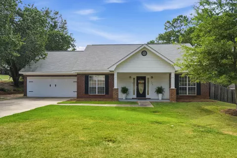 126 Pine Ln, Hattiesburg, MS 39402