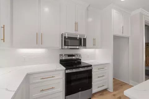 Kitchen - 616 Hickory Grove Rd, Sumrall, MS 39482 photo 2 of 3