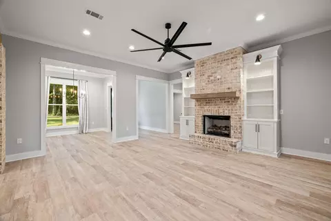 Living - 20 24 Placid Dr, Sumrall, MS 39482 photo 2 of 4