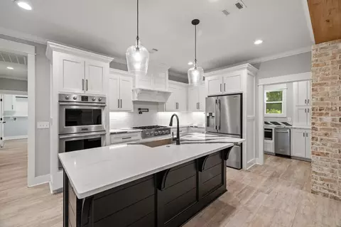 Kitchen - 20 24 Placid Dr, Sumrall, MS 39482 photo 4 of 4