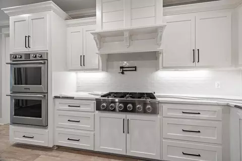 Kitchen - 20 24 Placid Dr, Sumrall, MS 39482 photo 3 of 4