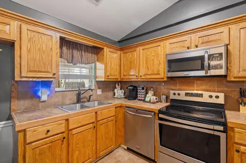 Kitchen - 16 Heritage Dr, Purvis, MS 39475 photo 2 of 4