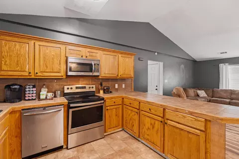 Kitchen - 16 Heritage Dr, Purvis, MS 39475 photo 3 of 4
