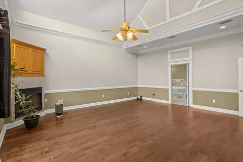 Living - 993 Mississippi 29, Wiggins, MS 39577 photo 6 of 11