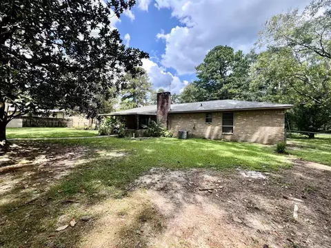 Exterior - 1110 Valley Dr, Laurel, MS 39440 photo 2 of 3