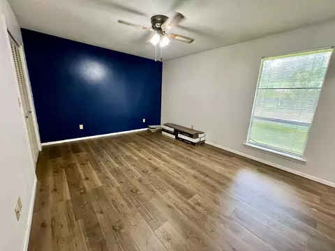 Bedroom - 1110 Valley Dr, Laurel, MS 39440 photo 5 of 5