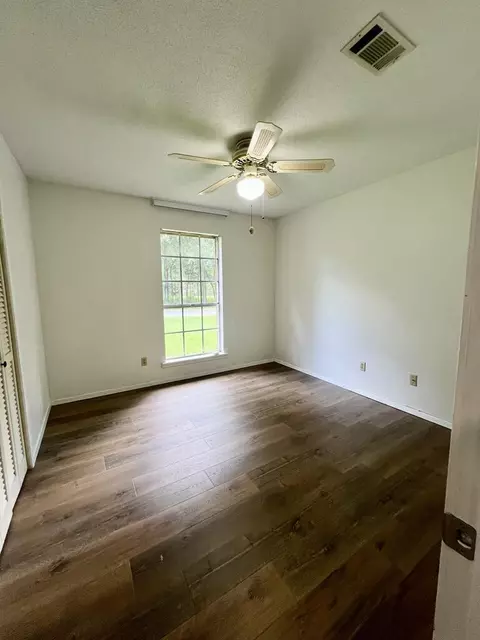 Bedroom - 1110 Valley Dr, Laurel, MS 39440 photo 2 of 5