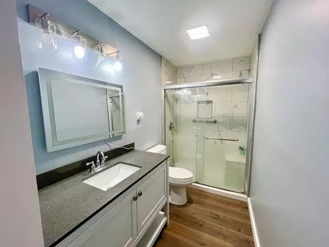 Bath - 1110 Valley Dr, Laurel, MS 39440 photo 1 of 4