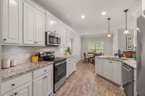 Kitchen - 30 N Slade, Sumrall, MS 39482 photo 3 of 5