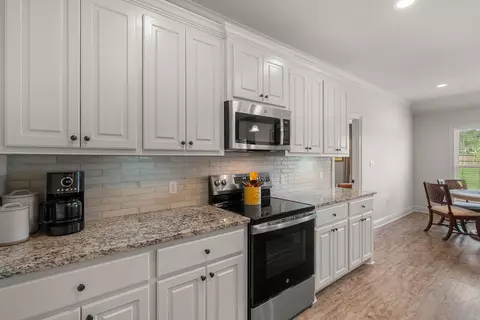 Kitchen - 30 N Slade, Sumrall, MS 39482 photo 4 of 5