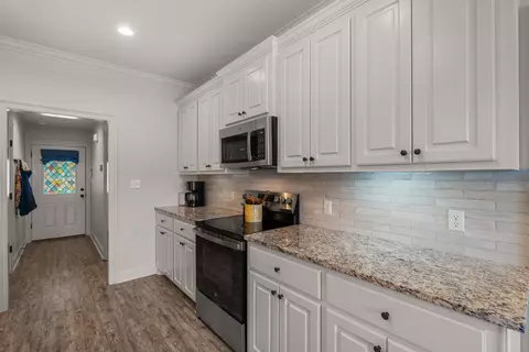 Entry Way - 30 N Slade, Sumrall, MS 39482 photo 2 of 4