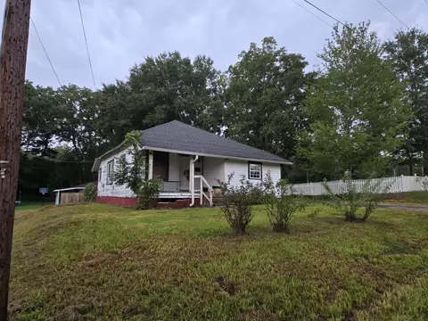 523 E College Ave, Wiggins, MS 39577 photo 2
