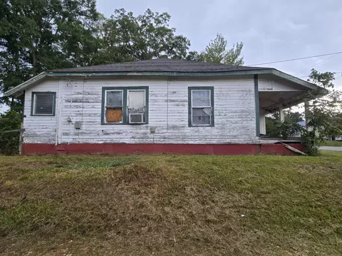 523 E College Ave, Wiggins, MS 39577 photo 4