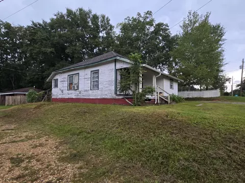 523 E College Ave, Wiggins, MS 39577 photo 3