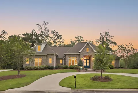 8 Brookhollow Blvd, Hattiesburg, MS 39402