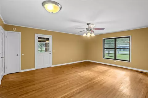 Living - 104 Pine St, Sumrall, MS 39482 photo 8 of 8