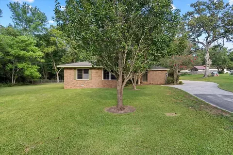 Exterior - 104 Pine St, Sumrall, MS 39482 photo 1 of 6
