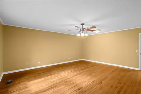 Living - 104 Pine St, Sumrall, MS 39482 photo 6 of 8