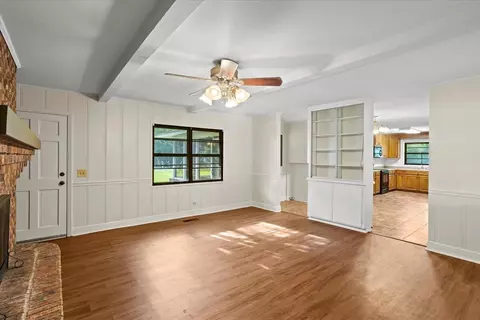 Living - 104 Pine St, Sumrall, MS 39482 photo 1 of 8
