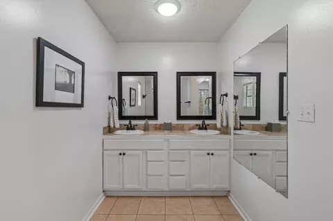 Bath - 4 White, Sumrall, MS 39482 photo 1 of 2