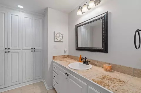 Bath - 4 White, Sumrall, MS 39482 photo 2 of 2