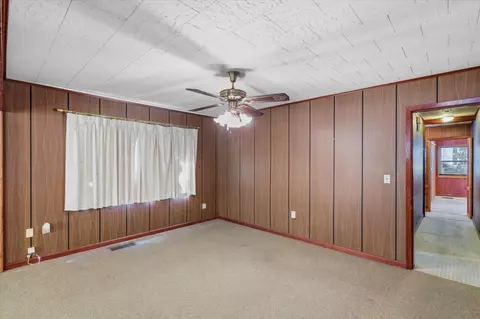 Living - 215 E Simpson Ave, Mendenhall, MS 39114 photo 1 of 4