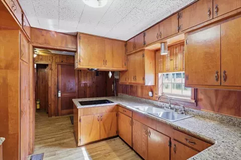Kitchen - 215 E Simpson Ave, Mendenhall, MS 39114 photo 1 of 4