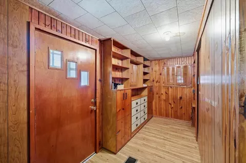 Entry Way - 215 E Simpson Ave, Mendenhall, MS 39114 photo 2 of 2