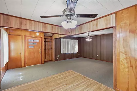 Living - 215 E Simpson Ave, Mendenhall, MS 39114 photo 4 of 4