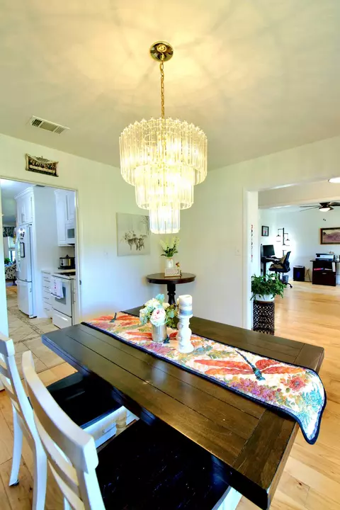 Dining - 2315 County Road 39, Paulding, MS 39348 photo 1 of 1