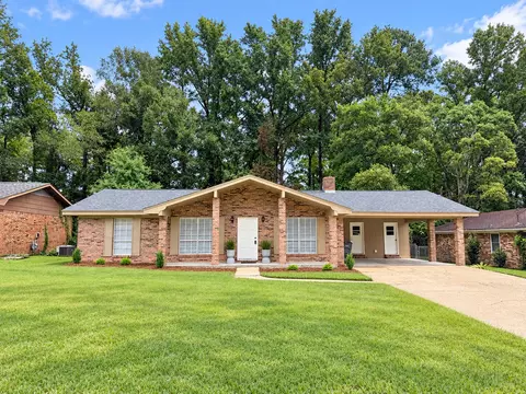 206 W Ray Dr, Hattiesburg, MS 39402