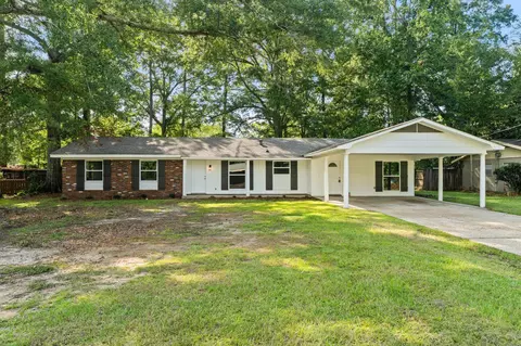 111 Springhill Dr, Hattiesburg, MS 39402