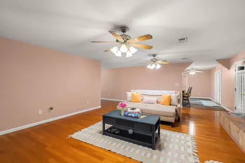 Living - 28 J D Aultman, Sumrall, MS 39482 photo 2 of 2