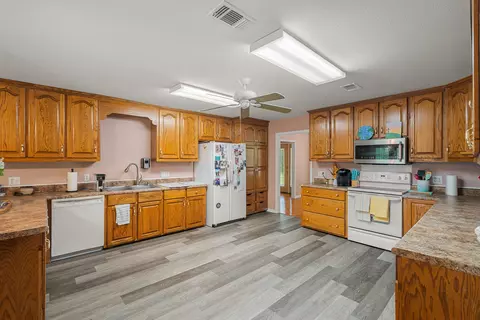 Kitchen - 28 J D Aultman, Sumrall, MS 39482 photo 3 of 3