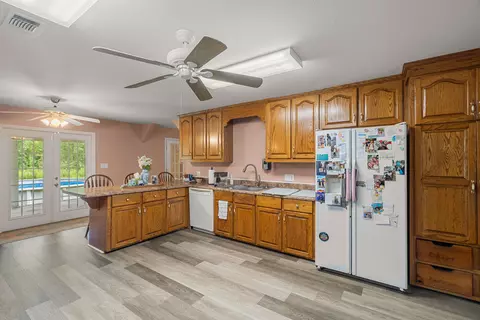Kitchen - 28 J D Aultman, Sumrall, MS 39482 photo 2 of 3