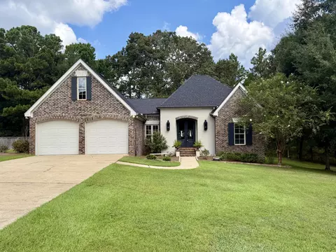 18 Peachtree Dr, Hattiesburg, MS 39402