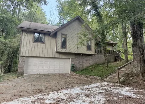 18 Sara Ln, Hattiesburg, MS 39402