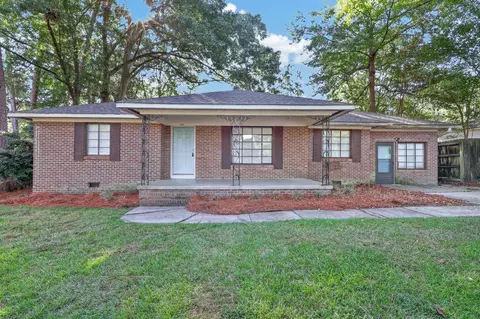 702 Woodhaven Dr, Hattiesburg, MS 39401