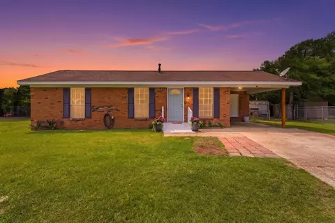 Exterior - 205 Woodside Dr, Petal, MS 39465 photo 2 of 11