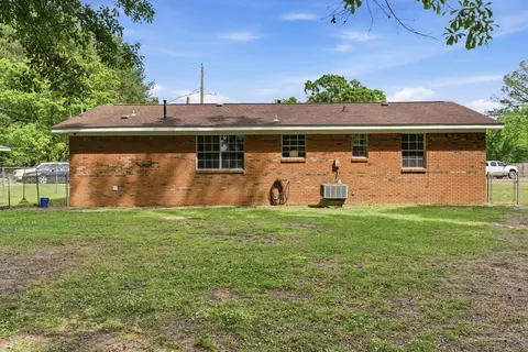 Exterior - 205 Woodside Dr, Petal, MS 39465 photo 10 of 11