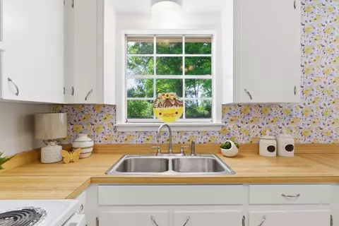 Kitchen - 205 Woodside Dr, Petal, MS 39465 photo 4 of 7