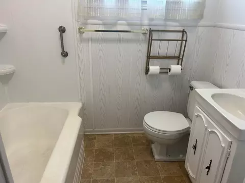 Bath - 274 Trace Rd, Laurel, MS 39443 photo 1 of 1
