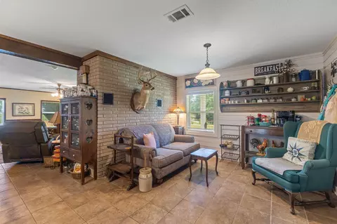 Entry Way - 150 Steelman, Purvis, MS 39475 photo 3 of 4