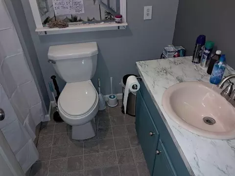 Bath - 1092 Howell Rd, Purvis, MS 39475 photo 1 of 2