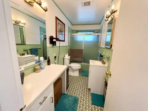 Bath - 27 Morris Brown, Laurel, MS 39443 photo 1 of 1